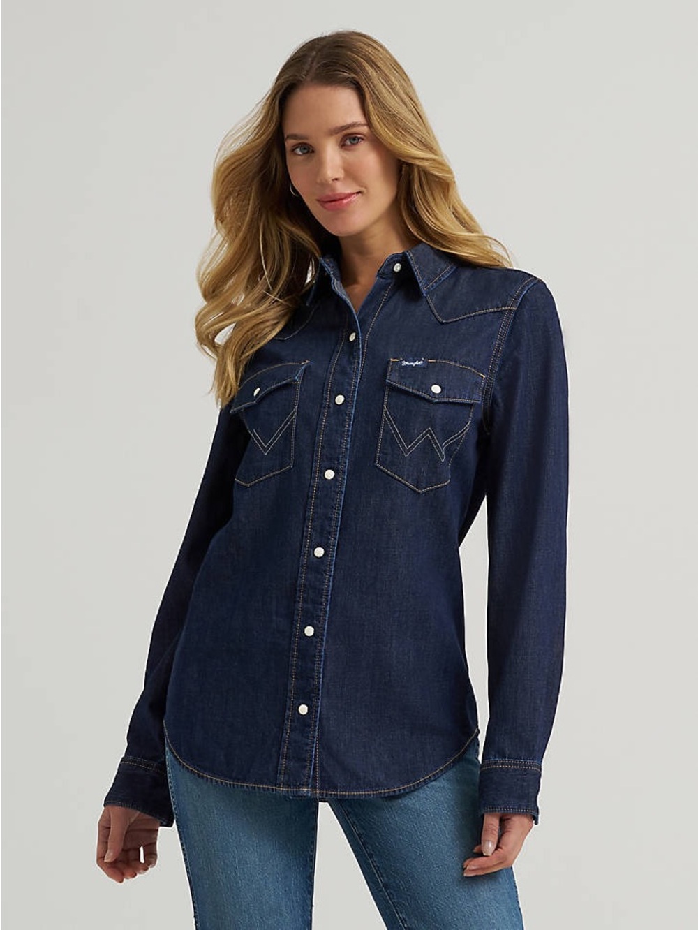 Wrangler Women’s Iconic Western Snap Button Blue Denim Cowgirl Shirt - Picture 2 of 9